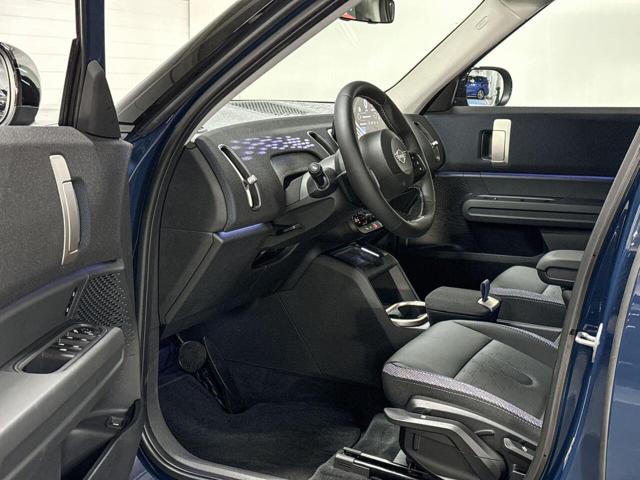 Mini COUNTRYMAN E | Classic uitvoering | Pakket XS | 19"JCW Runway Spoke Jet Black