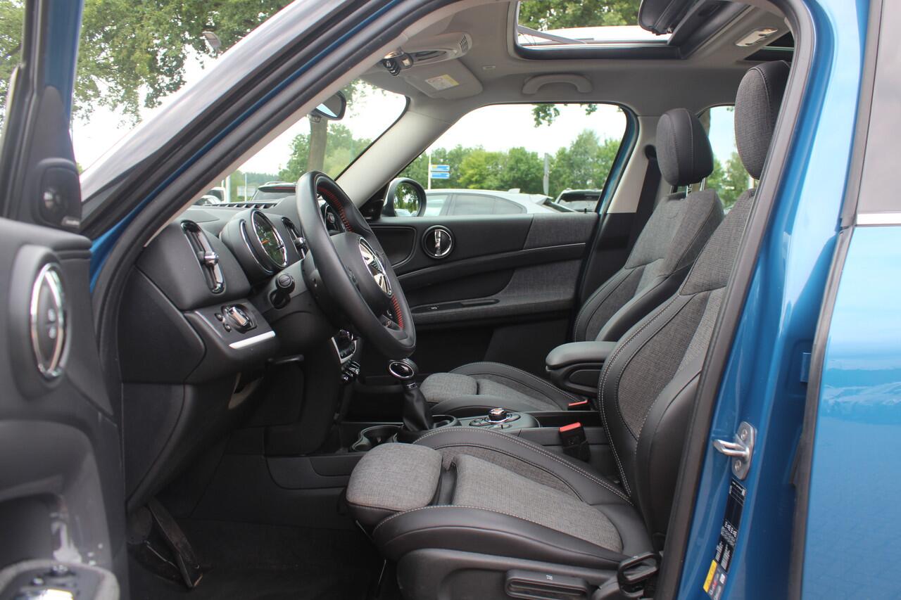 Mini COUNTRYMAN Mini 2.0 Cooper S E ALL4 Chili 27.637 km! / Panoramadak / Camera / Head-up / Apple CarPlay / Navigatie / 18'' / Sportstoelen / Stoelverwarming / DAB / Cruise Control