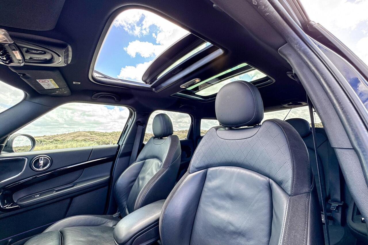 Mini COUNTRYMAN Cooper S E ALL4 Classic | Selections | Glazen Panoramadak | Stoelverwarming | Head-up Display | Achteruitrijcamera |