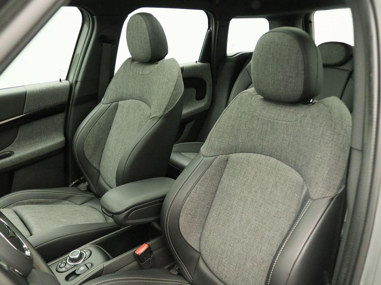 Mini COUNTRYMAN Cooper S E ALL4 Comfort Pack + Glazen panoramadak + Achteruitrijcamera + Park Assistant + Driving Assistant + Connected Navigation Pakket