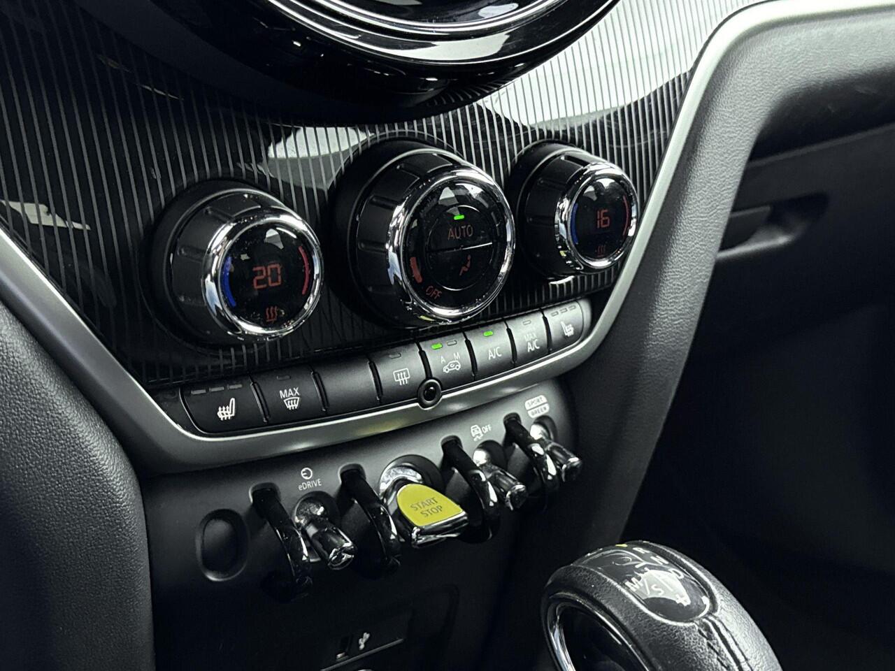 Mini COUNTRYMAN Mini 2.0 Cooper S E ALL4 220PK | Head-up display | Achteruitrijcamera | Stoelverwarming | Leder | Navigatie | Keyless | Afneembare Trekhaak