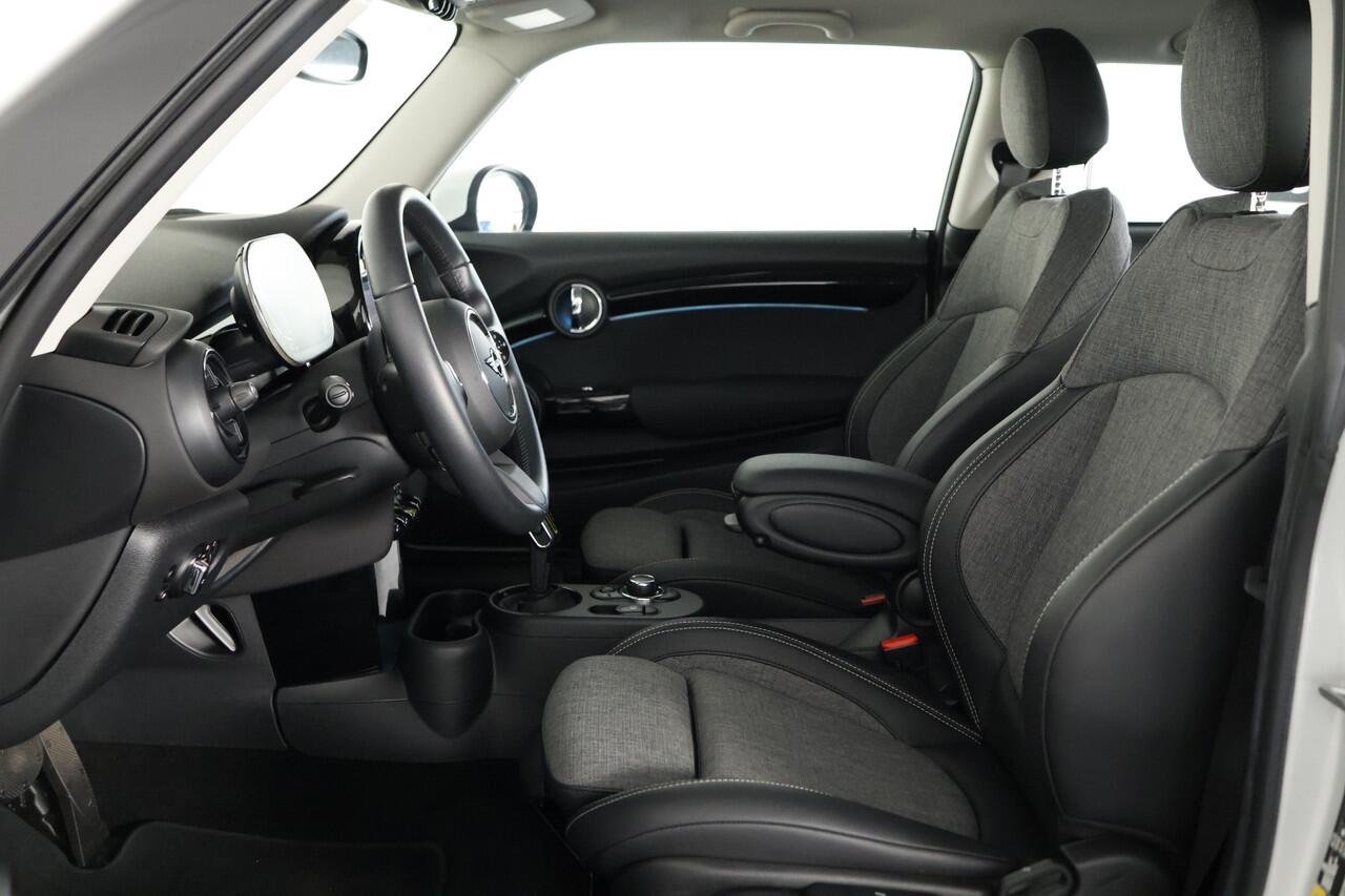 Mini Electric Mini Essential 33 kWh / Navi / CarPlay / ACC / Cam / LED