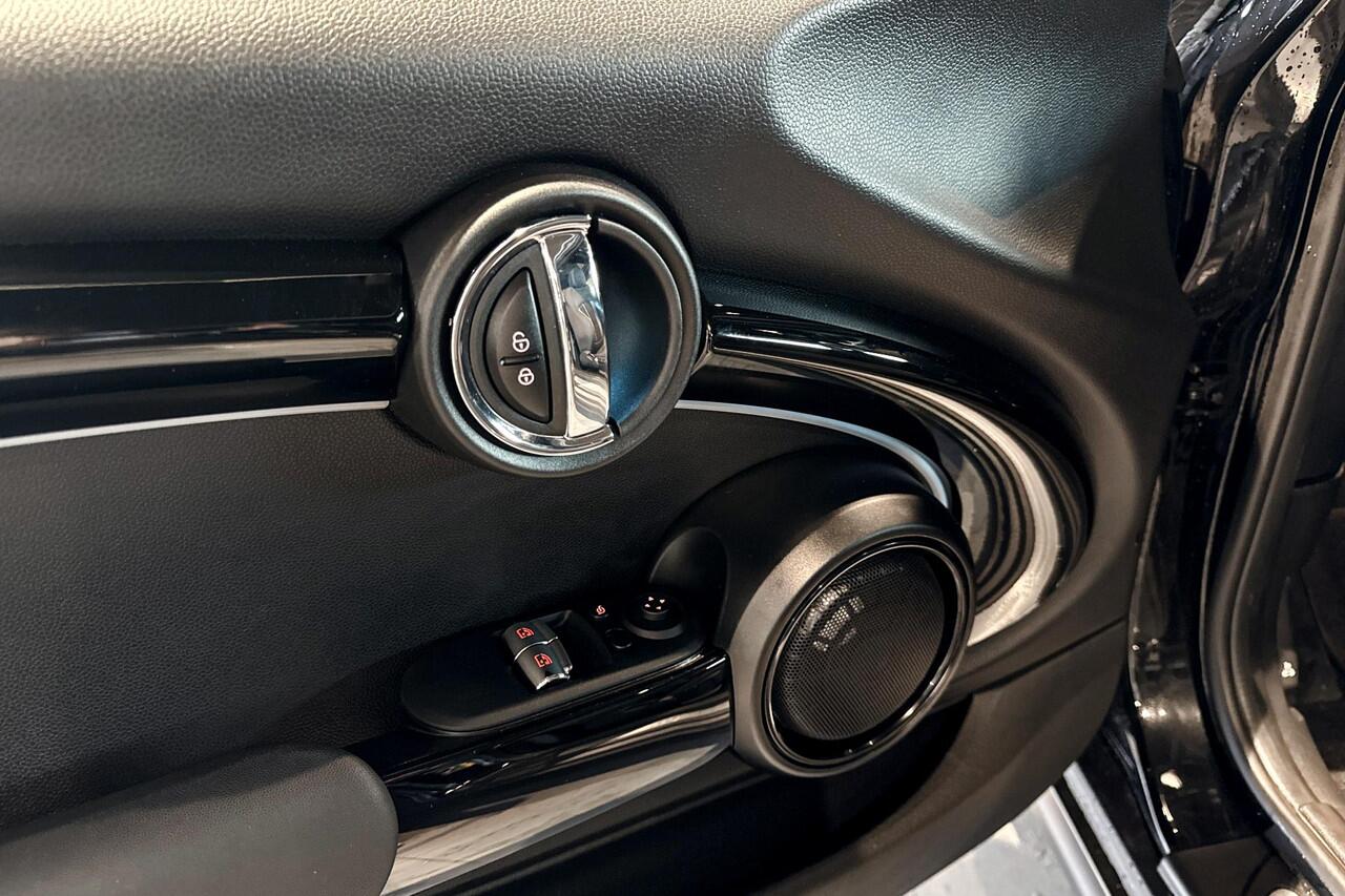 Mini Electric Essential | Glazen Panoramadak | Harman Kardon | Stoelverwarming | Comfort Access |