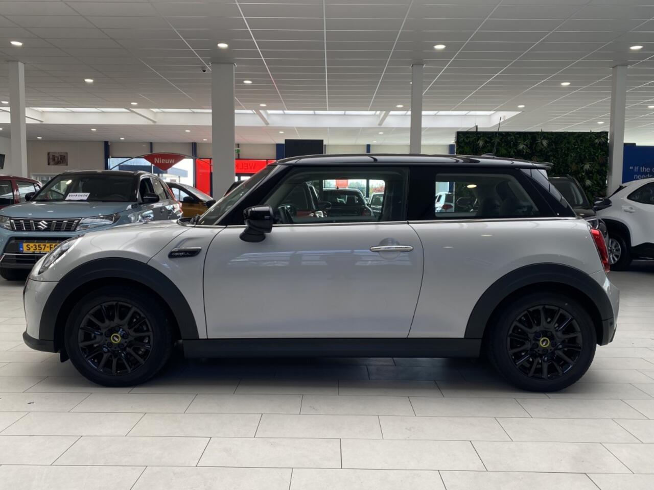 Mini Electric Mini Camden Ed. 33 kWh [ CAREPLAY I CLIMA & STOELVERWARMING]