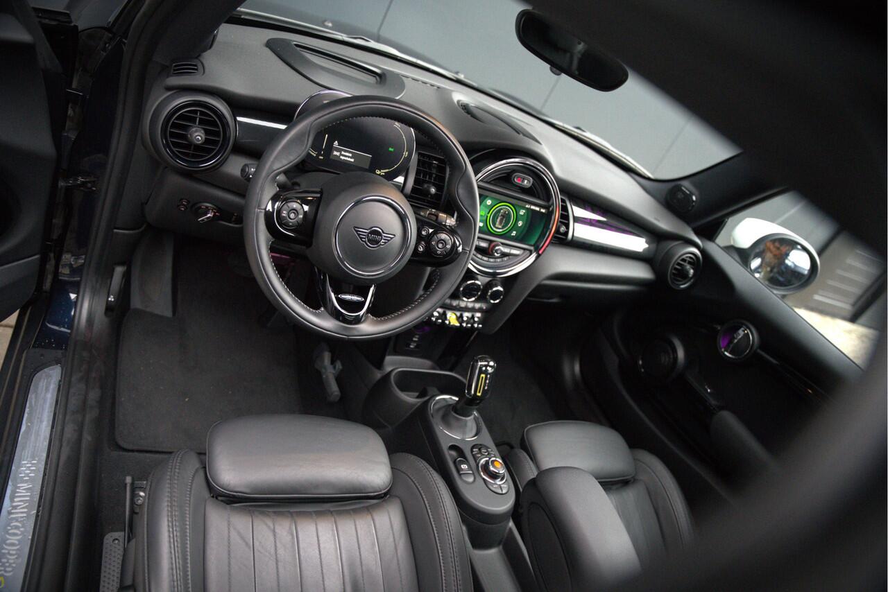 Mini Electric Mini Yours 33 kWh | Panoramadak | Harman Kardon | Head-Up Display | Union Jack | Stoelverwarming | Keyless | Apple Carplay | Navigatie | Camera | Parkeersensoren | Warmtepomp | Leer | Cruise Control | DAB |