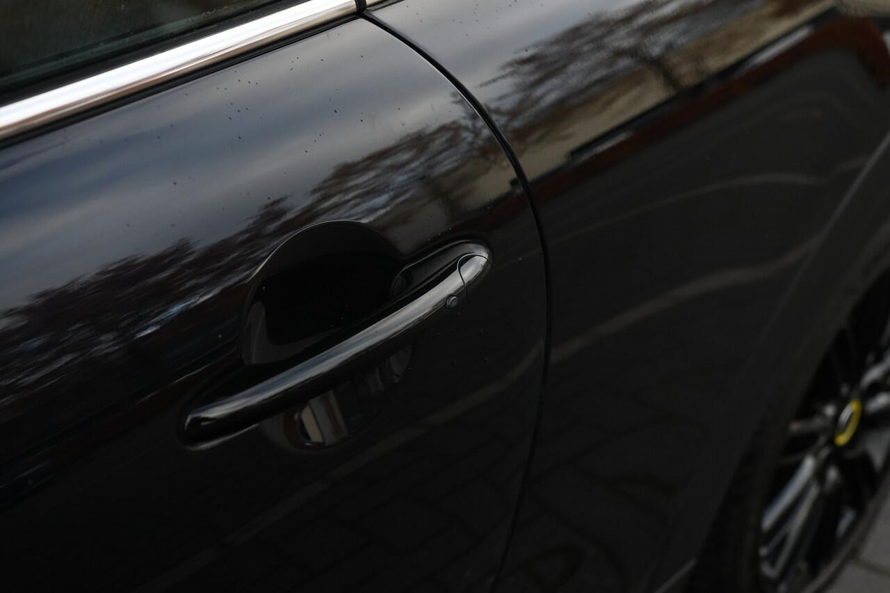 Mini Electric Classic / Panoramadak / Sportstoelen / Achteruitrijcamera / Comfort Access / LED / Head-Up / Harman-Kardon / Stoelverwarming / Airconditioning / Cruise Control