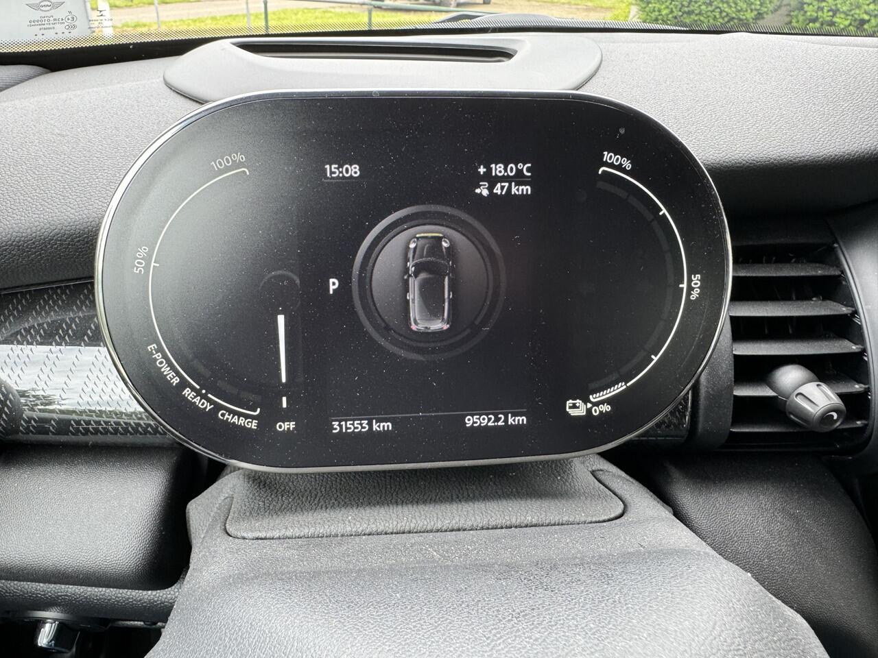 Mini Electric Cooper SE Leder, NAVI, Harman/Kardon, Head-Up, DAB, zwarte hemel, 17"spoke velgen, Camera, PDC, Climaat Control Een proefrit levert het bewijs. Neem contact op en we maken een afspraak!