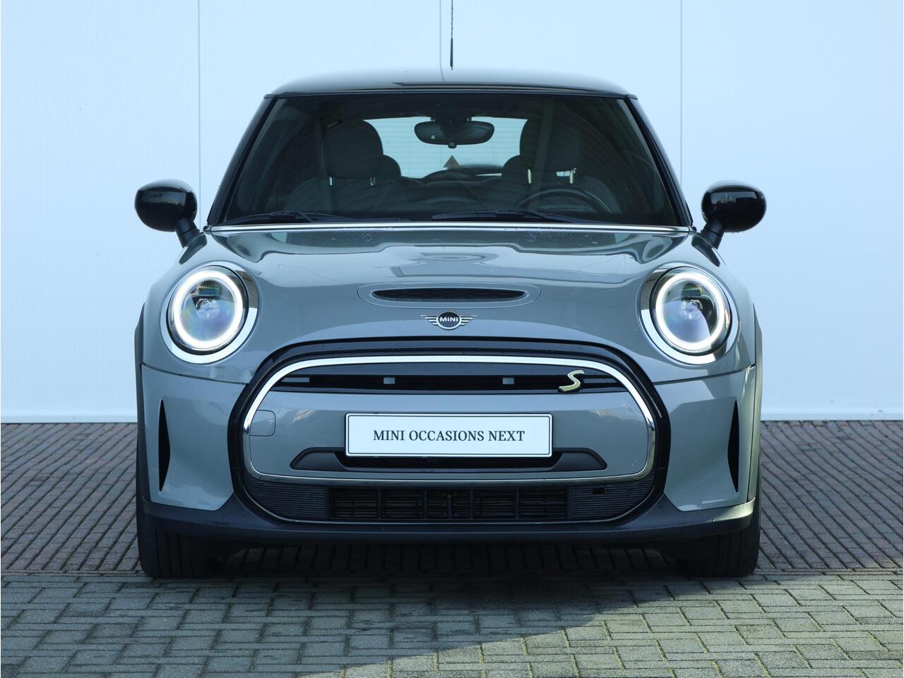 Mini Electric Mini Business Edition 33 kWh Navigatiesysteem/ Sportstoelen/ Climate Control/ Parkeersensoren/ Cruise Control/ LED