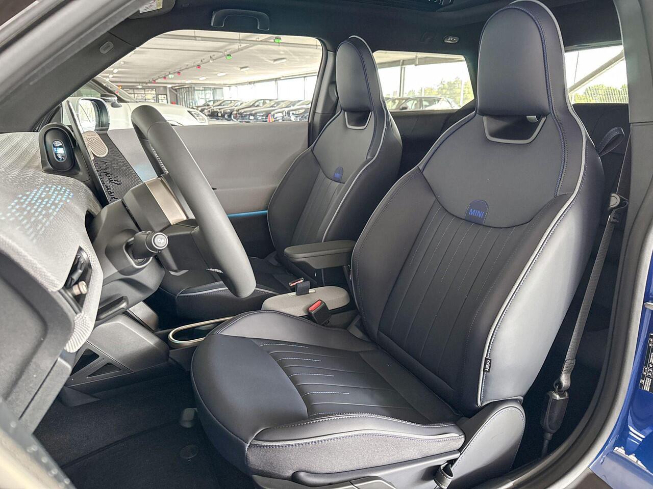 Mini Electric Cooper 3-deurs Cooper E Favoured L 40.7 kWh