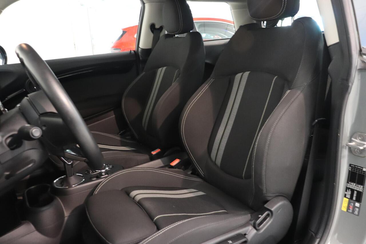 Mini Electric Mini Basic 33 kWh | Climate Control | Snellader | Cruise control | Bluetooth | LED koplampen | Navigatie | SoH 96,2% |