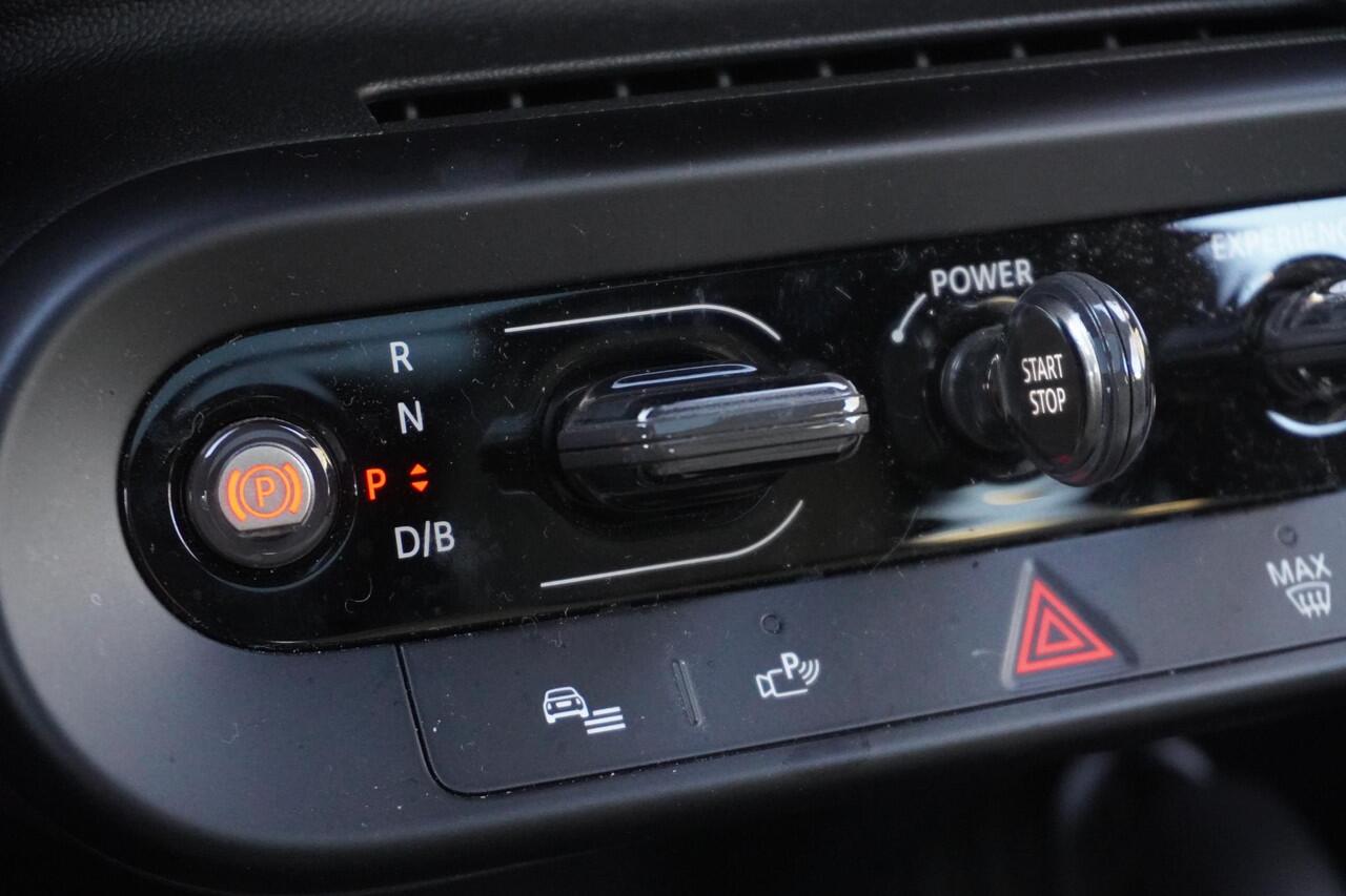 Mini Electric 3-deurs Cooper SE Favoured Trim | Pakket M | Stuurwielrand verwarmd | Glazen panoramadak | Driving Assistant | Parking Assistant | MINI Head-Up Display