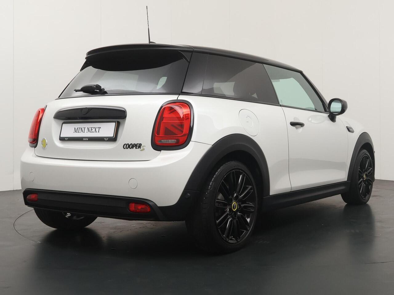 Mini Electric 3-deurs | Camden Edition | Achteruitrijcamera | Stoelverwarming | Panoramadak | Keyless Entry |