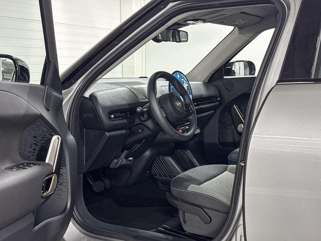 Mini Electric Aceman SE Essential | Achteruitrijcamera | Apple Carplay | Dodehoek Detectie