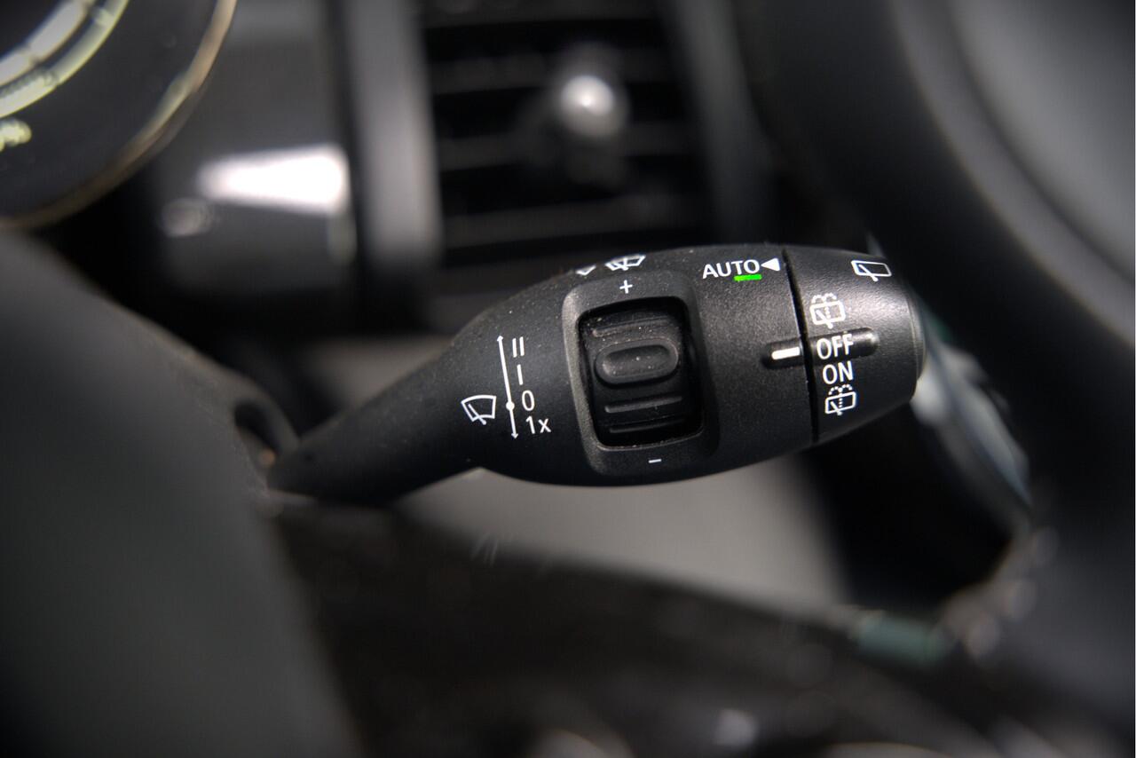 Mini Electric Mini Yours 33 kWh | Panoramadak | Harman Kardon | Head-Up Display | Union Jack | Black Pack | BTW | Stoelverwarming | Keyless | Apple Carplay | Navigatie | Camera | Parkeersensoren | Warmtepomp | Leer | Cruise