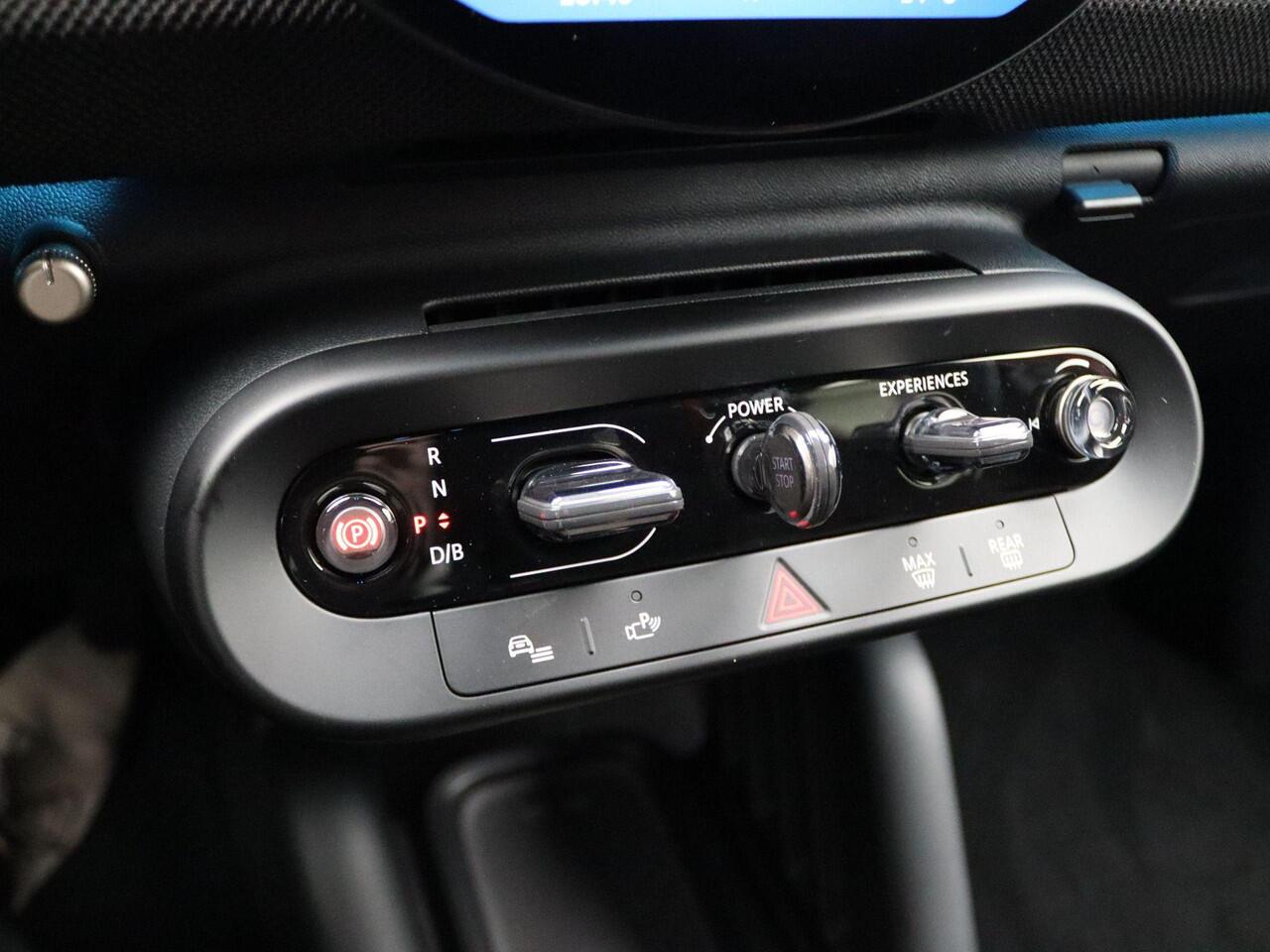 Mini Electric Aceman SE John Cooper Works Uitvoering | Pakket M | Glazen Panoramadak | 19" JCW | Stuur- en stoelverwarming | Head-Up Display | Comfort Access