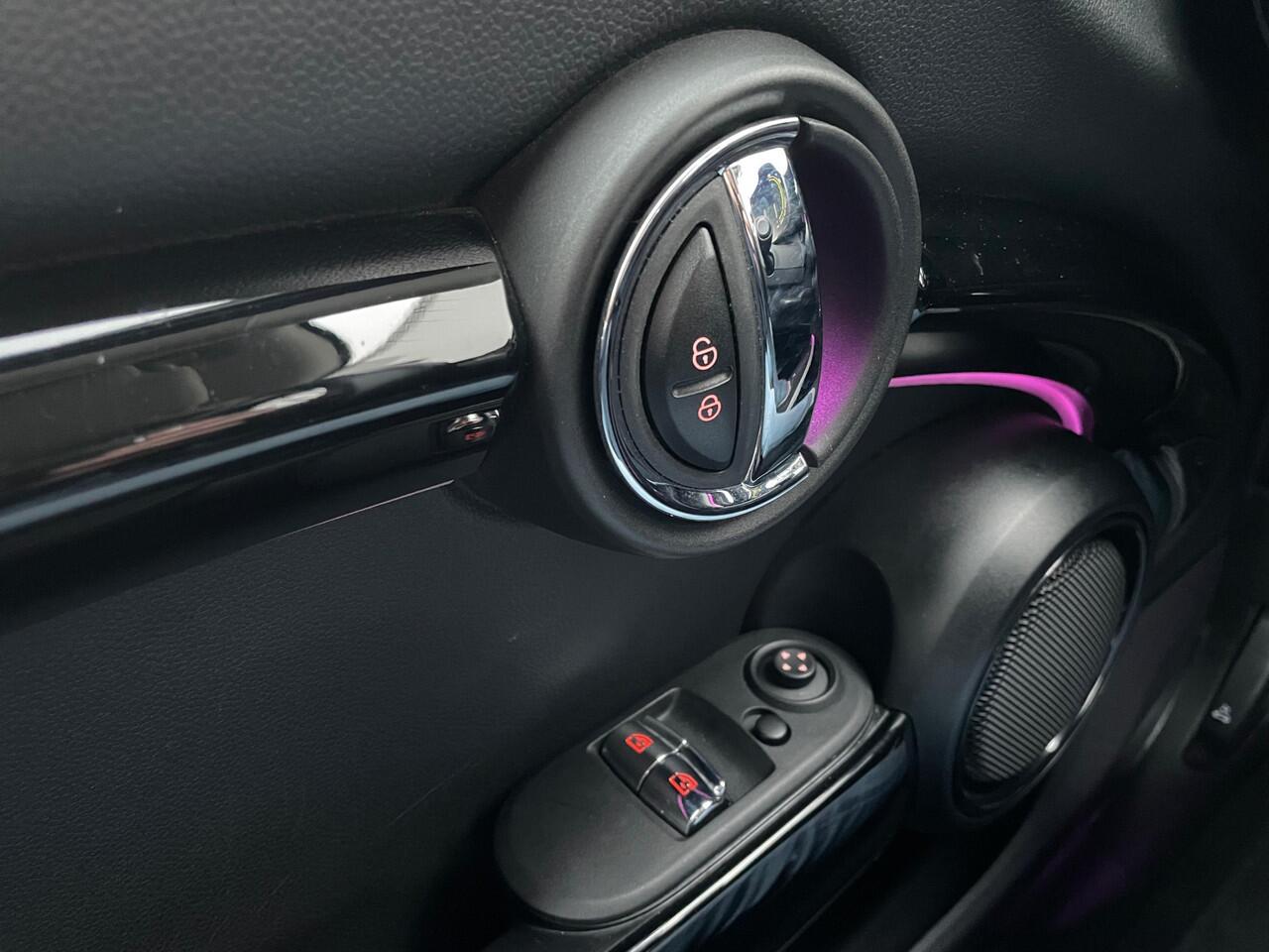 Mini Electric Classic 33 kWh | LED | Apple Carplay & Android Auto | Cruise | Parkeersensoren | Climate Control |