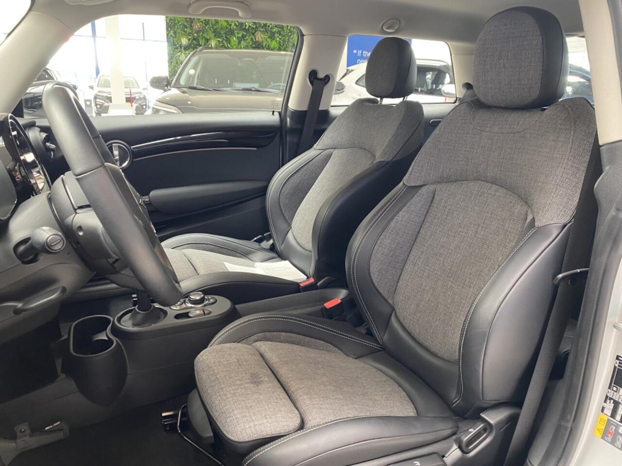 Mini Electric Mini Camden Ed. 33 kWh [ CAREPLAY I CLIMA & STOELVERWARMING]