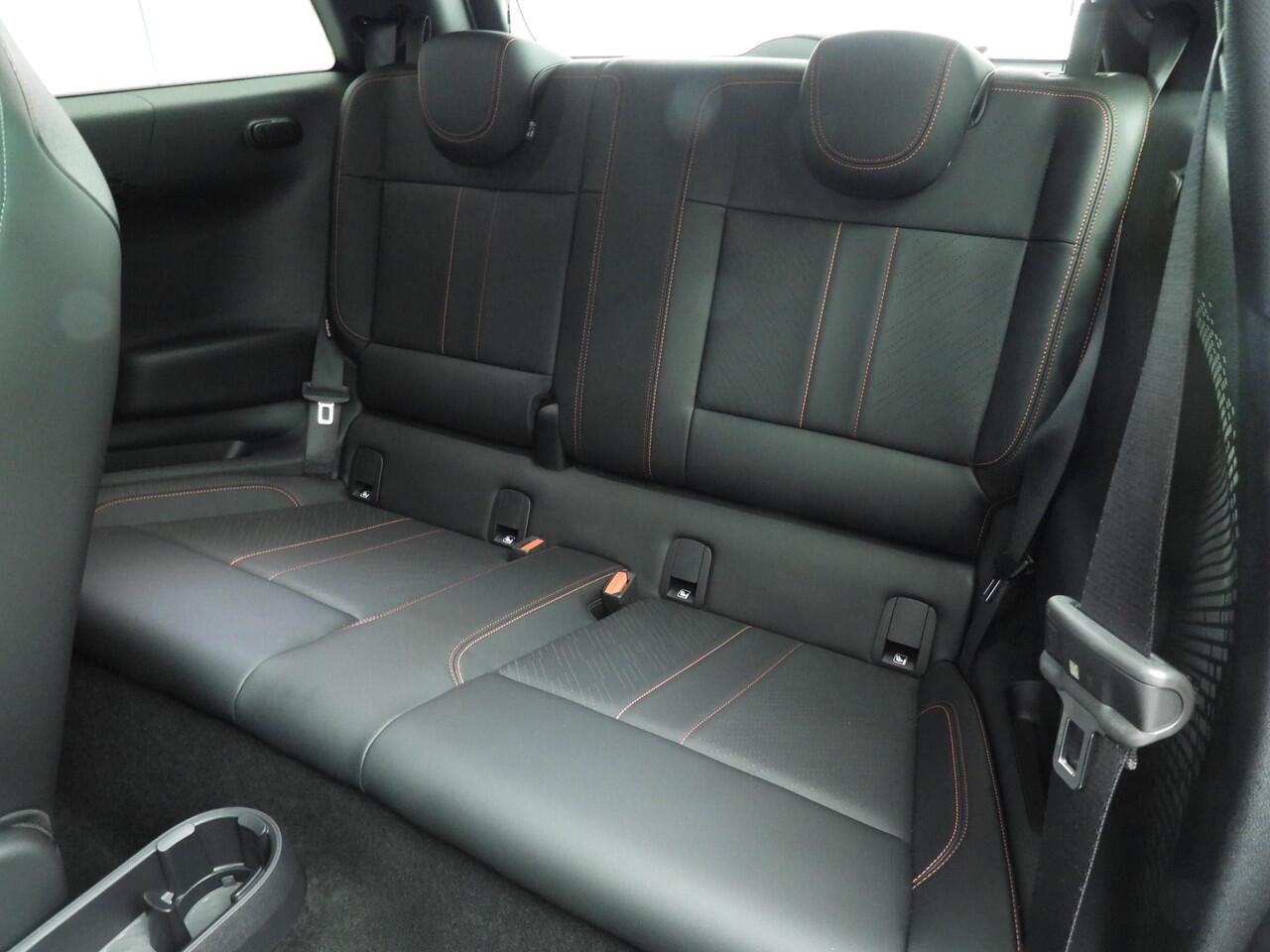 Mini Electric 3-deurs Cooper SE John Cooper Works Panoramadak / Head-up / Park assist / JCW Stoelen / Alu wielen 18 inch