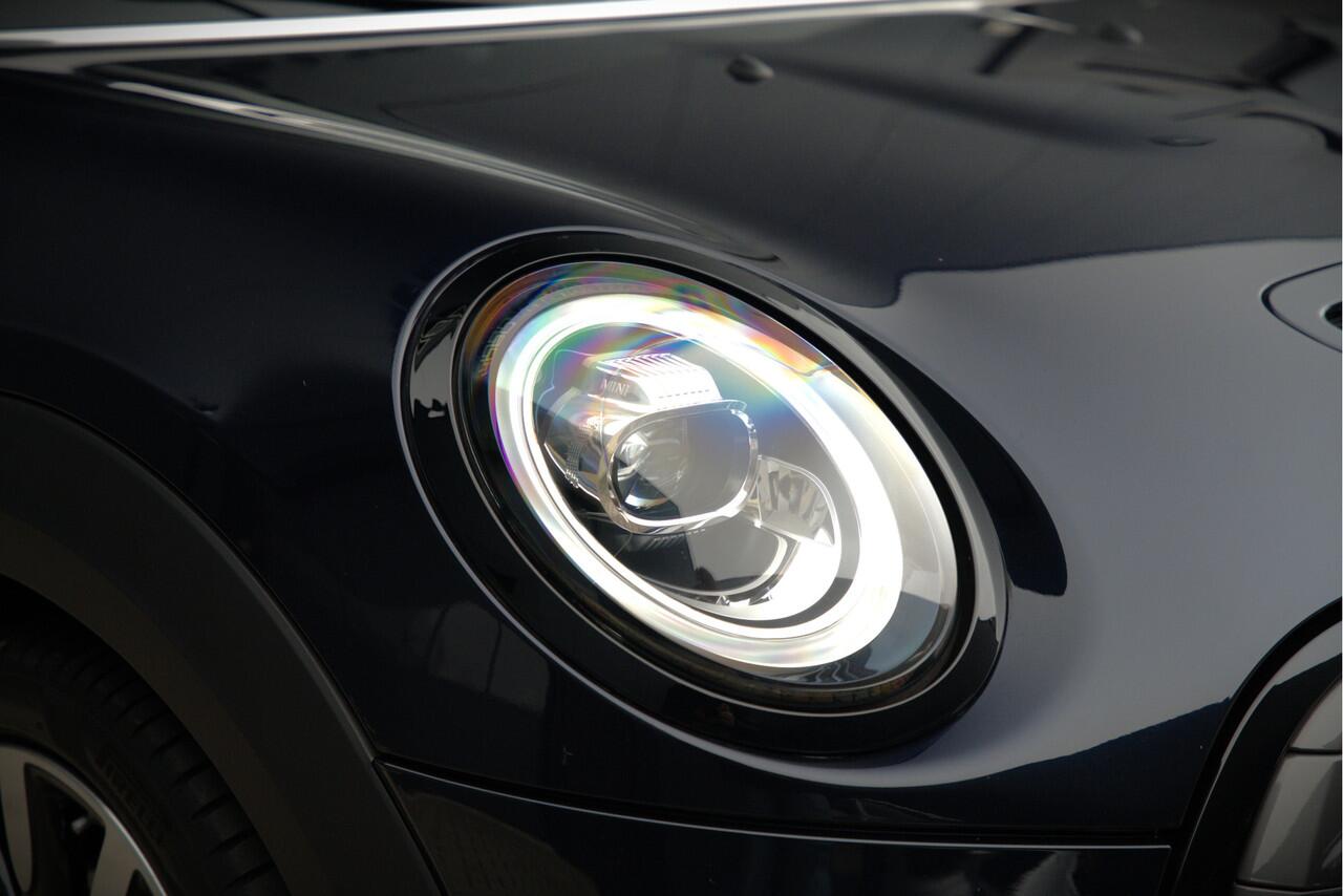 Mini Electric Mini Yours 33 kWh | Panoramadak | Harman Kardon | Head-Up Display | Union Jack | Stoelverwarming | Keyless | Apple Carplay | Navigatie | Camera | Parkeersensoren | Warmtepomp | Leer | Cruise Control | DAB |