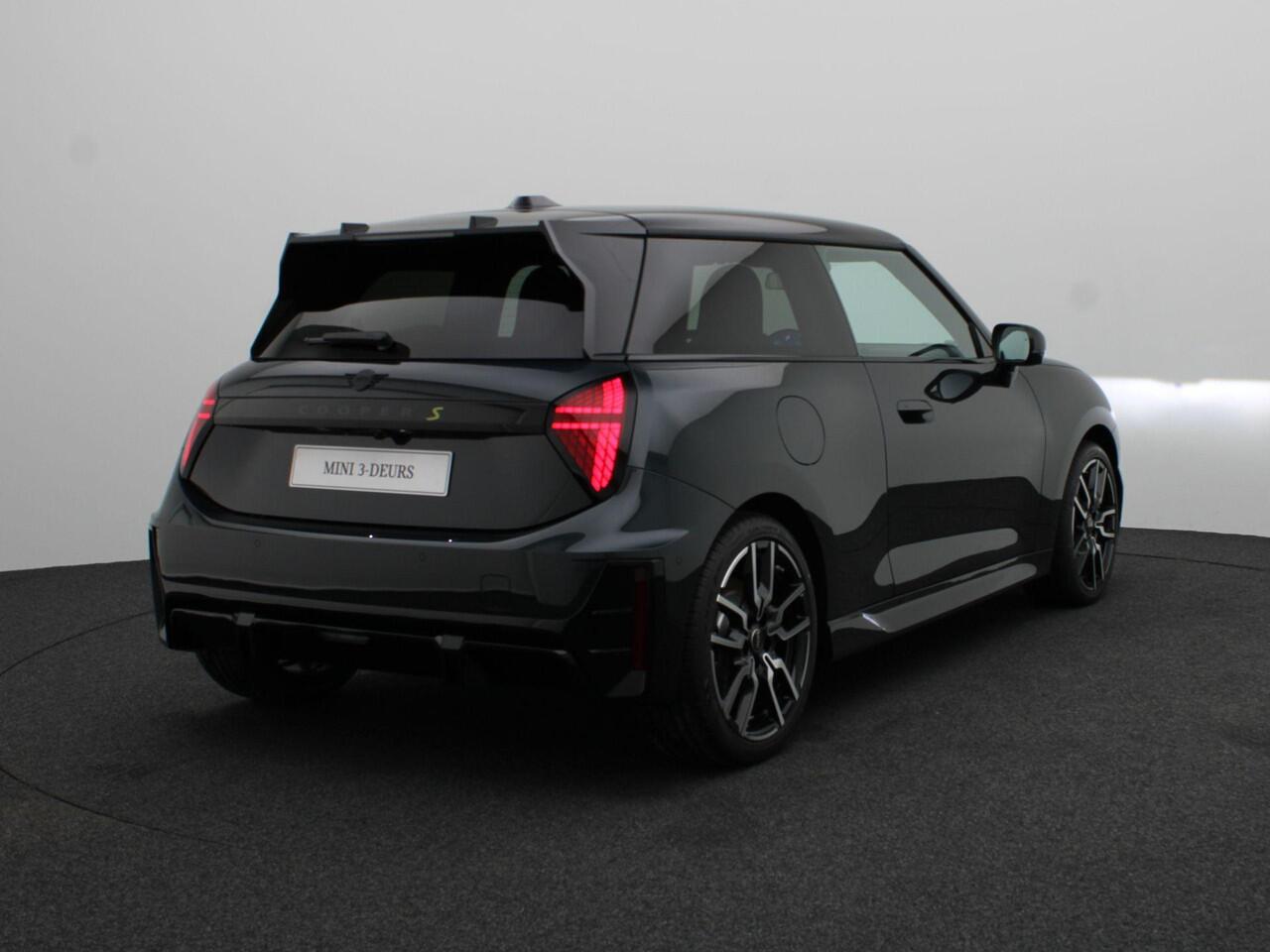 Mini Electric Cooper SE John Cooper Works Trim | XL pakket | Panoramadak | Sportstoelen | Harman Kardon