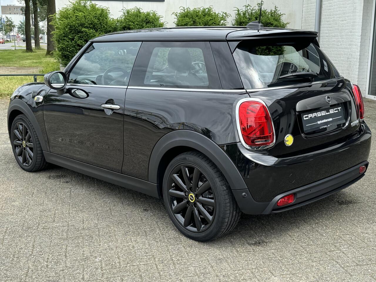 Mini Electric Cooper SE Leder, NAVI, Harman/Kardon, Head-Up, DAB, zwarte hemel, 17"spoke velgen, Camera, PDC, Climaat Control Een proefrit levert het bewijs. Neem contact op en we maken een afspraak!