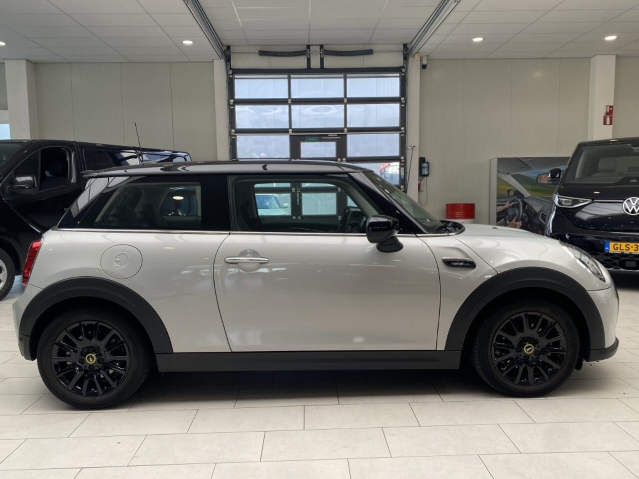 Mini Electric Mini Camden Ed. 33 kWh [ CAREPLAY I CLIMA & STOELVERWARMING]