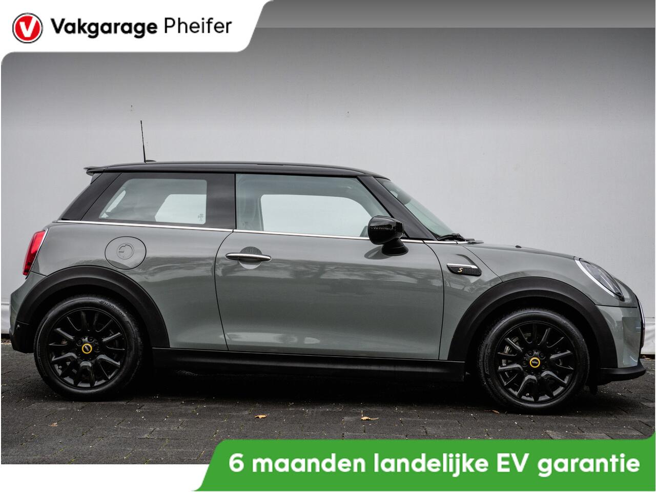 Mini Electric Mini Business Edition 33 kWh Sportstoelen/ Full led/ Half leer/ Navigatie/ Pdc/ Carplay