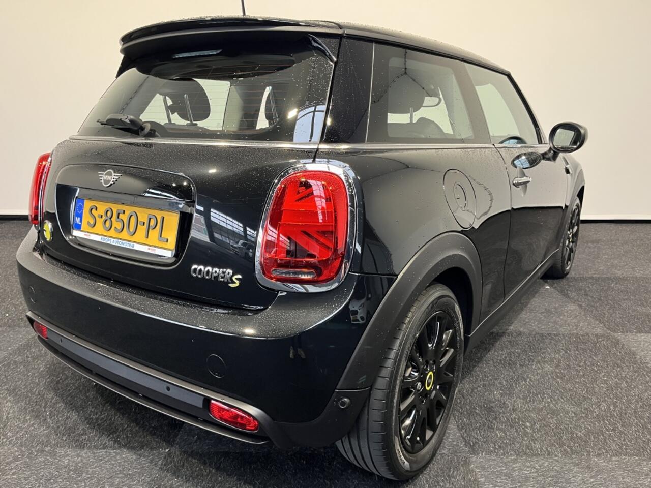 Mini Electric Cooper Camden edition