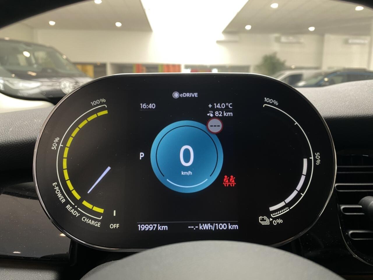 Mini Electric Mini Camden Ed. 33 kWh [ CAREPLAY I CLIMA & STOELVERWARMING]