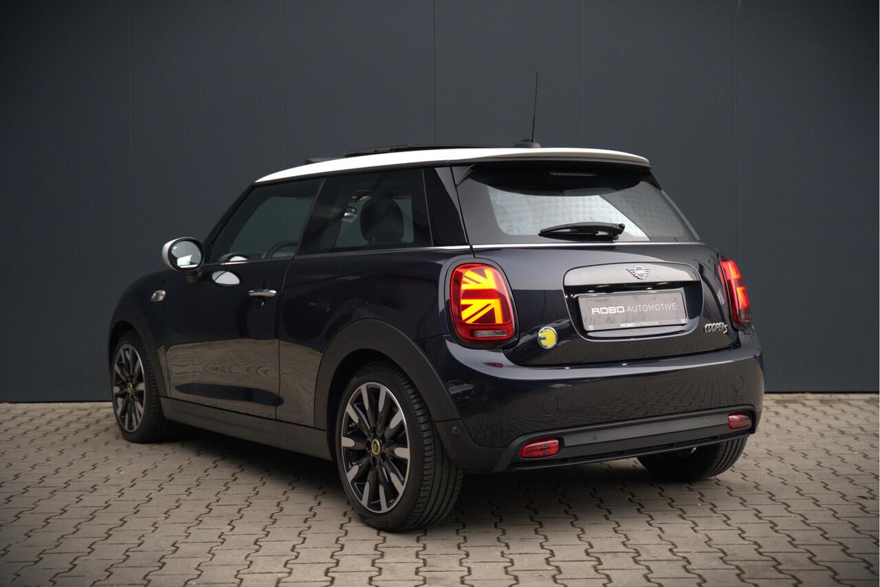 Mini Electric Mini Yours 33 kWh | Panoramadak | Harman Kardon | Head-Up Display | Union Jack | Stoelverwarming | Keyless | Apple Carplay | Navigatie | Camera | Parkeersensoren | Warmtepomp | Leer | Cruise Control | DAB |
