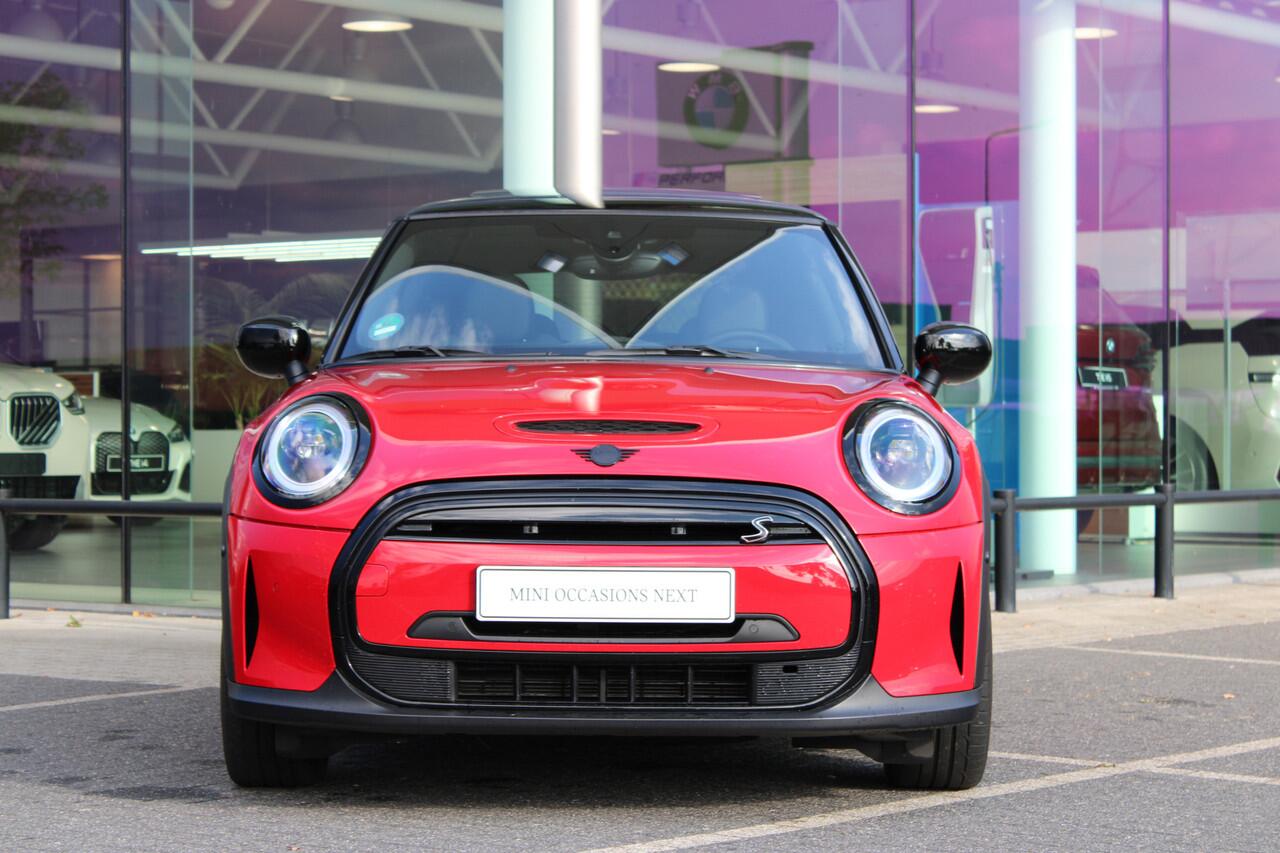 Mini Electric Classic / Panoramadak / Sportstoelen / Achteruitrijcamera / LED / Comfort Access / Park Assistant / Stuurverwarming