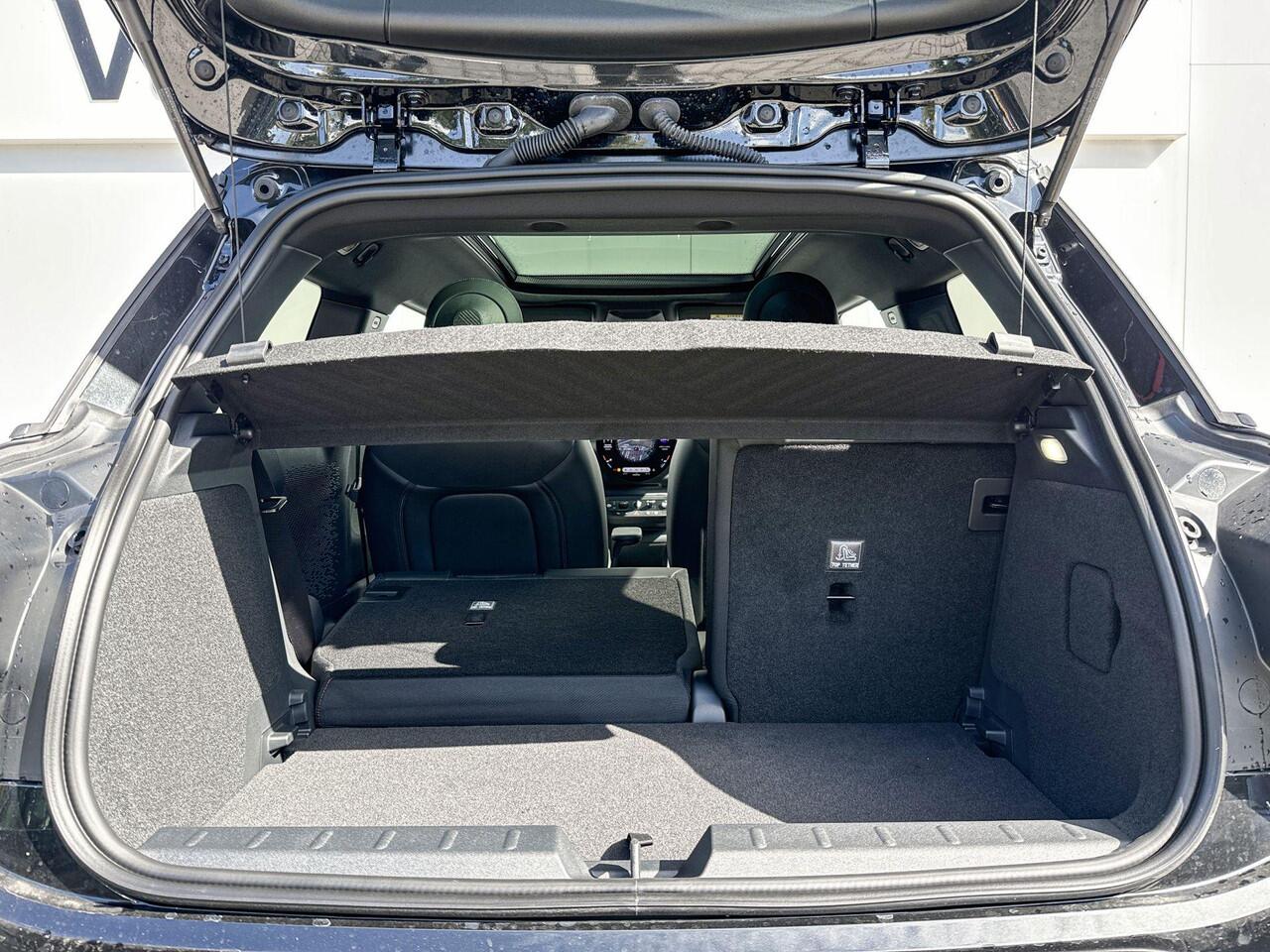 Mini Electric Cooper 3-deurs E John Cooper Works Pakket L | Comfort Acces | Harman Kardon | Stuurverwarming