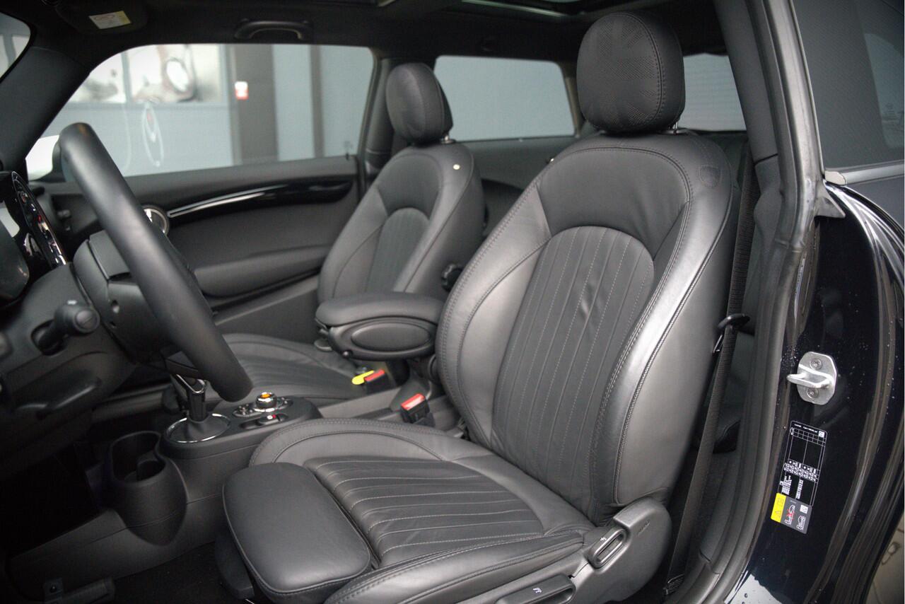 Mini Electric Mini Yours 33 kWh | Panoramadak | Harman Kardon | Head-Up Display | Union Jack | Stoelverwarming | Keyless | Apple Carplay | Navigatie | Camera | Parkeersensoren | Warmtepomp | Leer | Cruise Control | DAB |