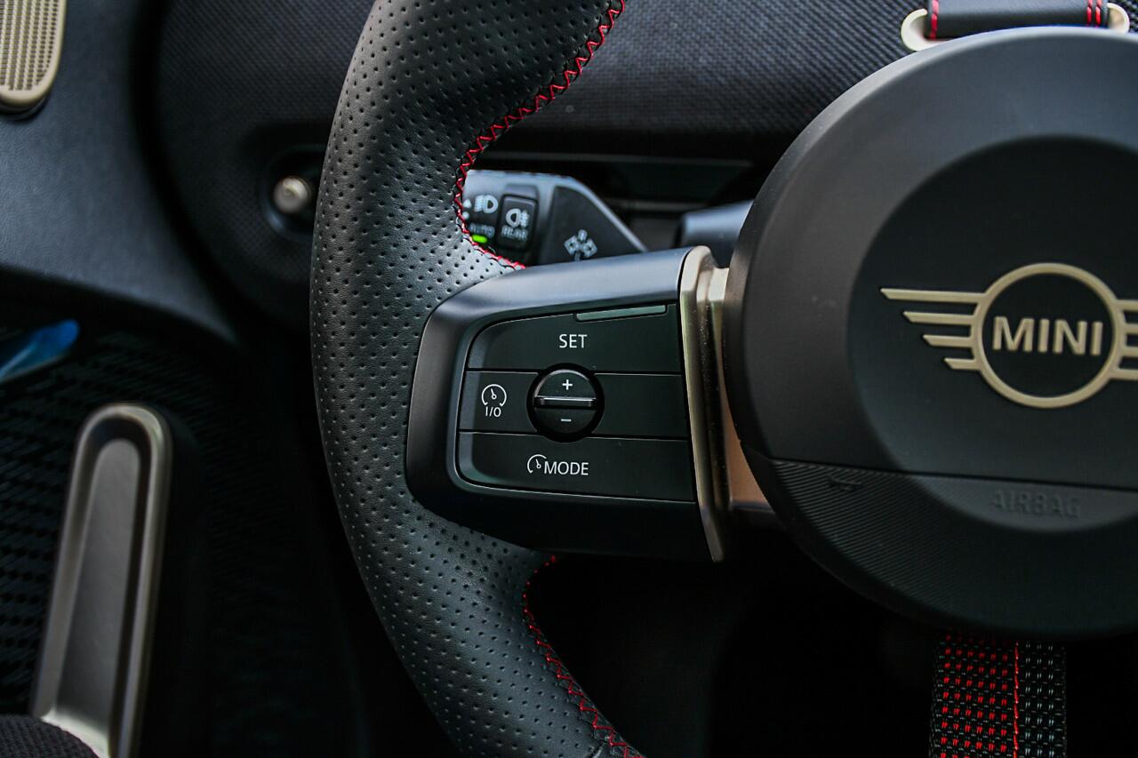 Mini Electric Mini Aceman SE John Cooper Works XL