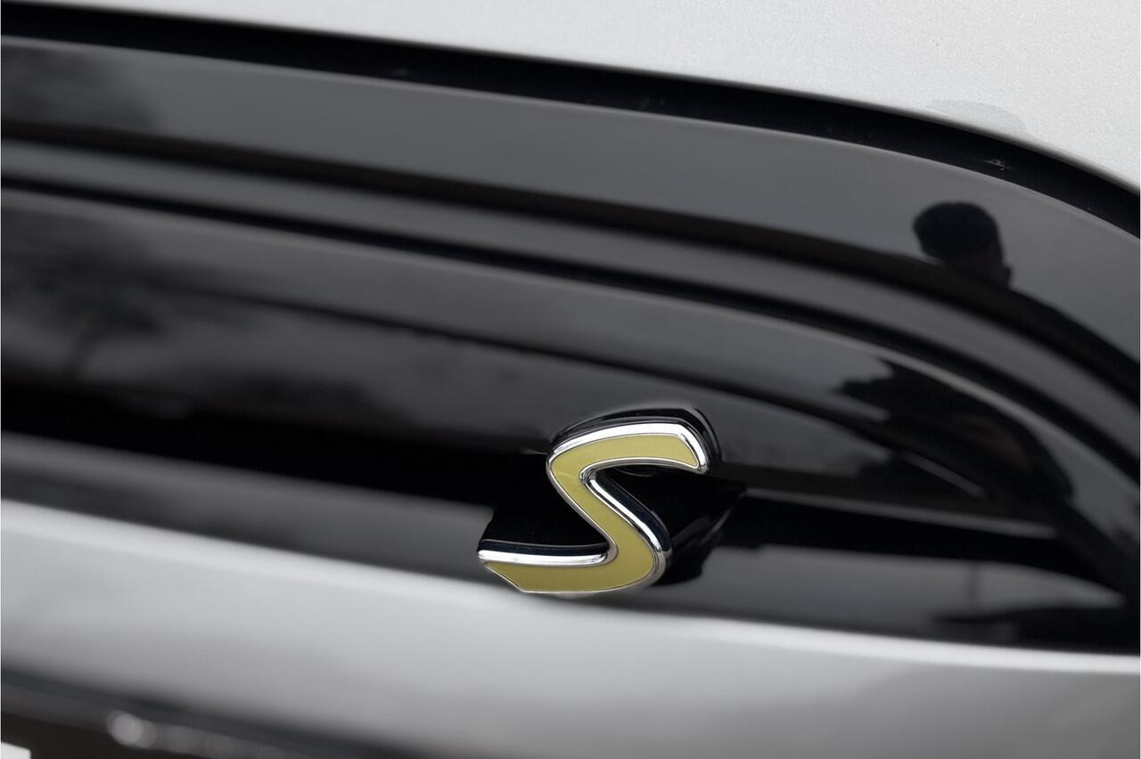 Mini Electric Cooper SE 33 kWh | Camera | Sportleder | Comfort Access | Stoelverwarming | LED