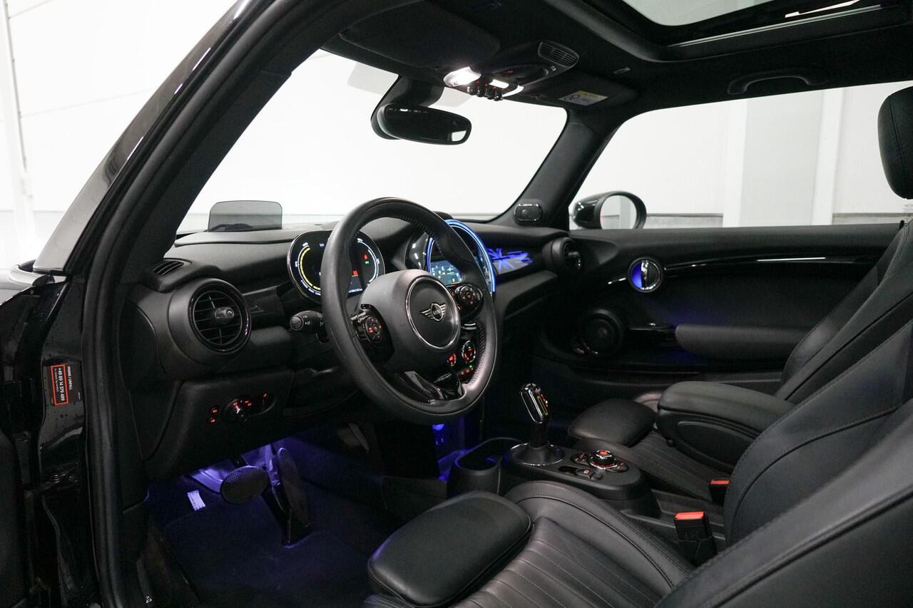 Mini Electric Mini Yours 33 kWh Panoramadak | Harman Kardon | Head Up | Stoelverwarming