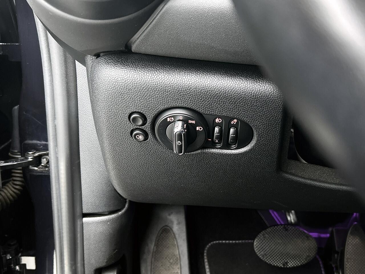 Mini Electric Mini S MINI Yours 135KW / 33 kWh Comfort plus / Driving Ass. / Leder / Navigatie / Pdc+Camera / Harman Kardon / 100% Elektrisch, 100% Stijlvol / Apk 05-2027