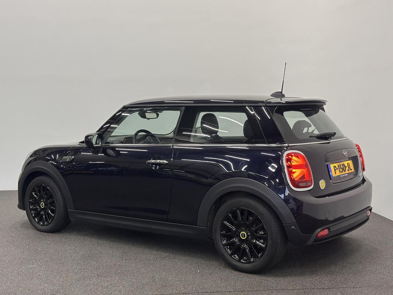 Mini Electric Mini Yours 33 kWh 136 pk Leder Harman/Kardon Navigatie Wireless Carplay Parkeersensoren VA Cruise Control Stoelverwarming Full Led Climate Control