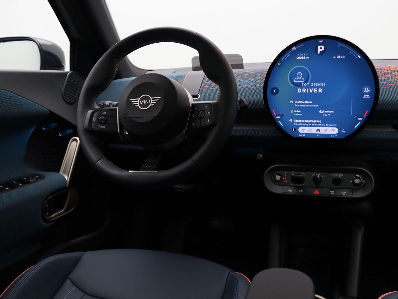 Mini Electric Aceman SE Favoured Trim + Package M + Glazen panoramadak + Parking Assistant + Driving Assistant + Comfort Access