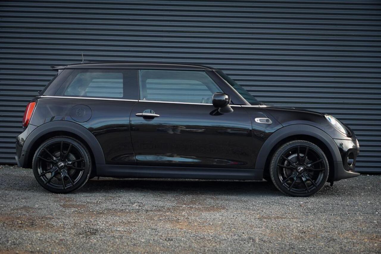 Mini Electric Mini Essential 33 kWh / Sportstoel / Camera / Navi / Stoelverwarming / Incl BTW