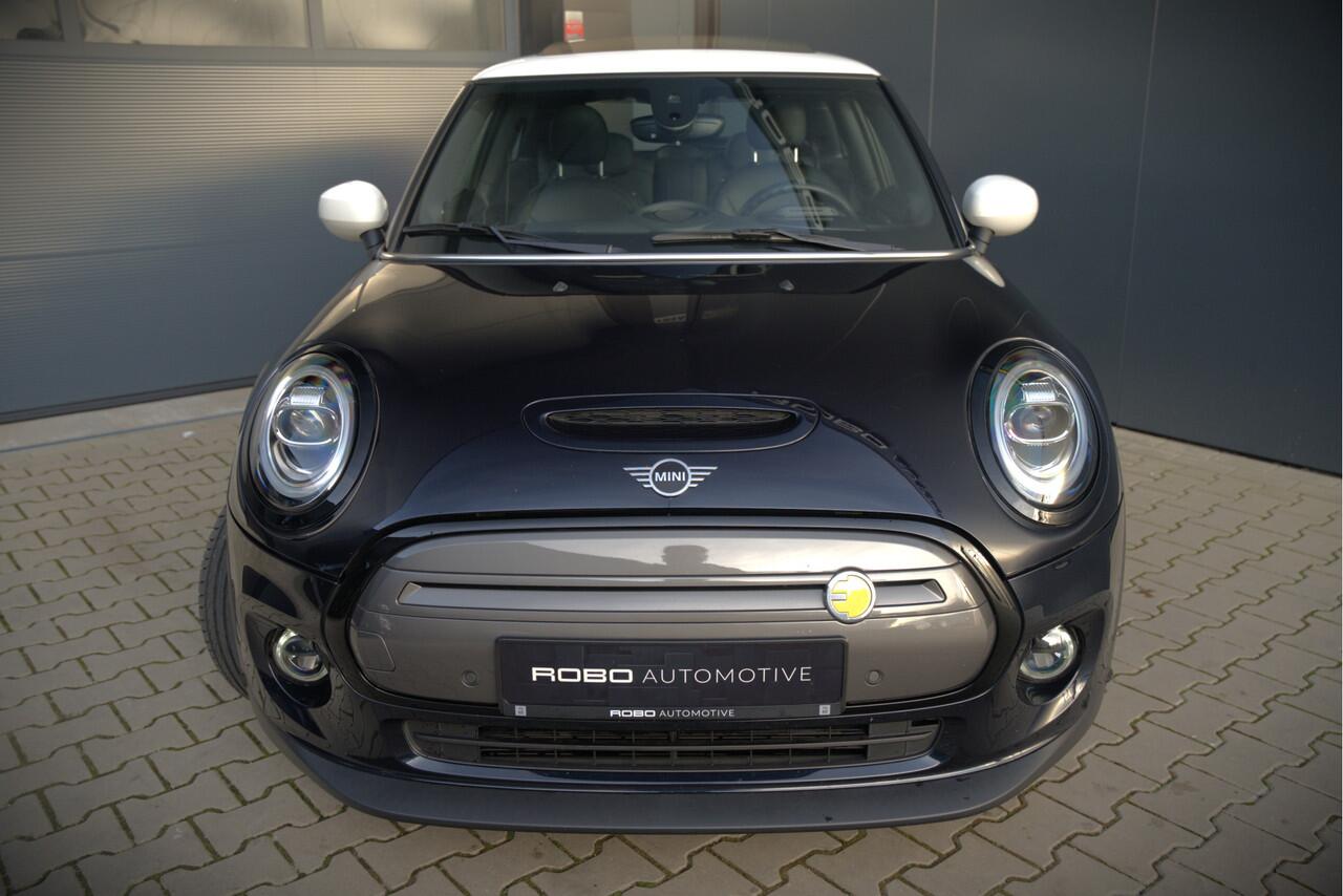 Mini Electric Mini Yours 33 kWh | Panoramadak | Harman Kardon | Head-Up Display | Union Jack | Stoelverwarming | Keyless | Apple Carplay | Navigatie | Camera | Parkeersensoren | Warmtepomp | Leer | Cruise Control | DAB |