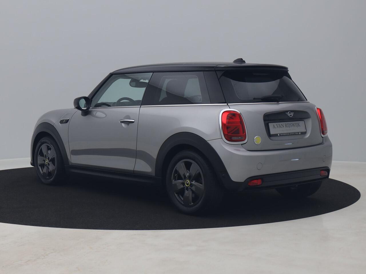 Mini Electric Mini 33 kWh | NAVI | STOELVERWARMING