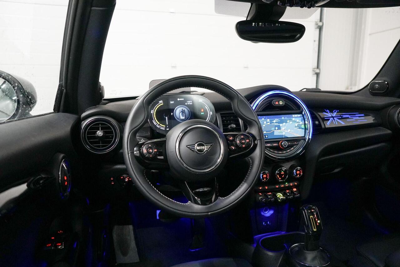 Mini Electric Mini Yours 33 kWh Panoramadak | Harman Kardon | Head Up | Stoelverwarming