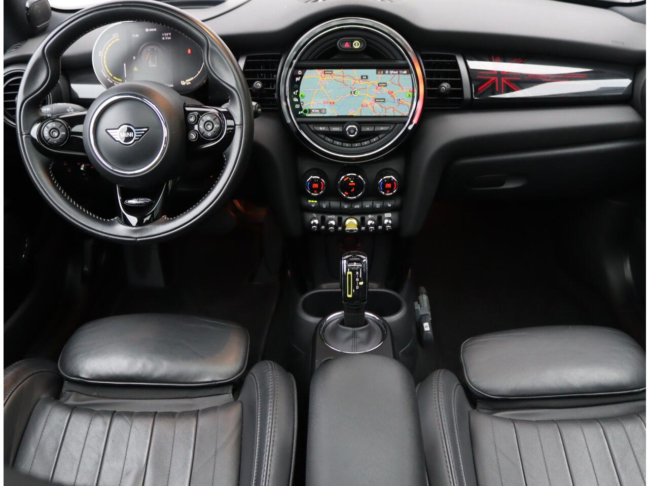 Mini Electric Yours 33 kWh | Panoramadak | Leder | 94,2% SOH | Camera | NAP