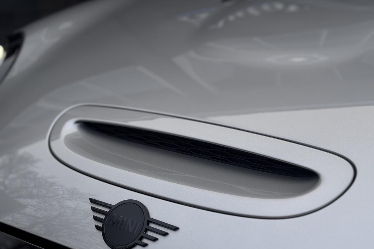 Mini Electric Cooper SE 33 kWh | Camera | Sportleder | Comfort Access | Stoelverwarming | LED