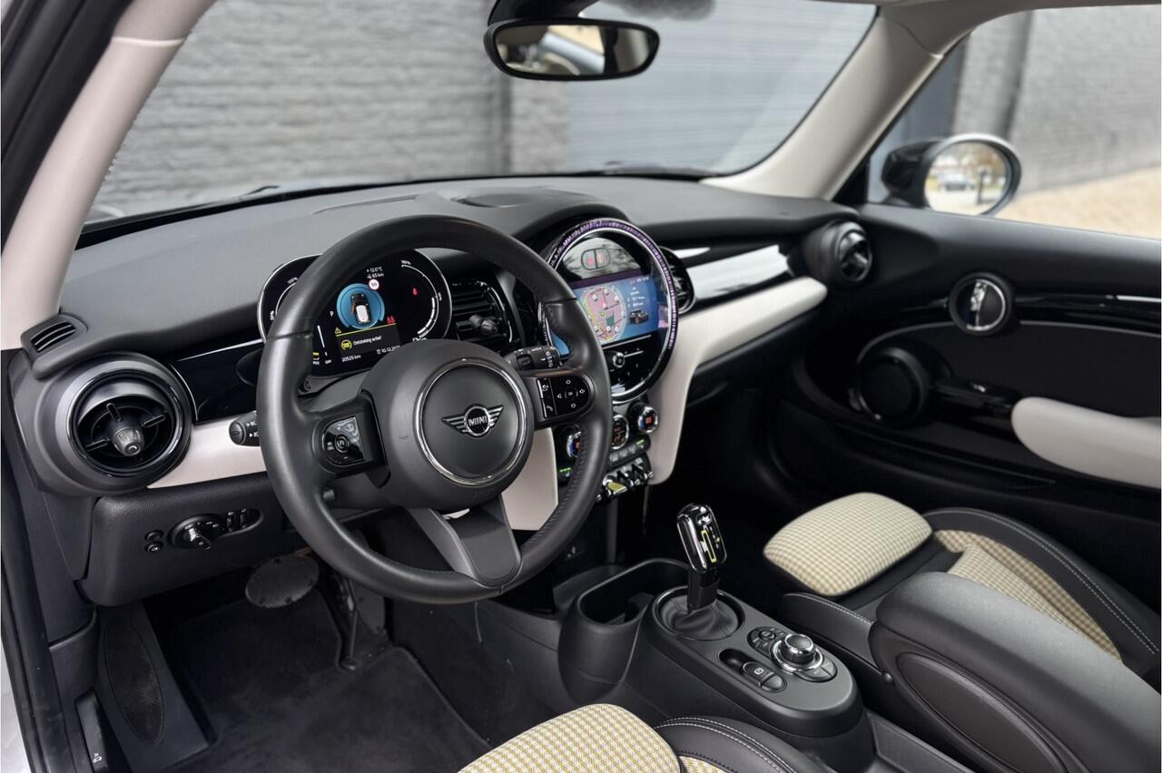 Mini Electric Cooper SE 33 kWh | Camera | Unieke bekleding | Stoelverwarming | LED