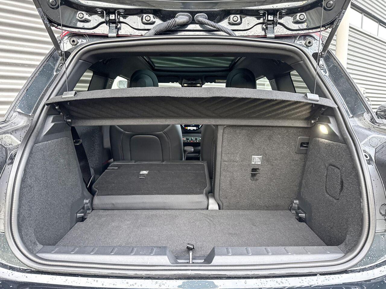 Mini Electric Cooper SE Classic XL 54.2 kWh JCW Trim Pakket / XL Pakket