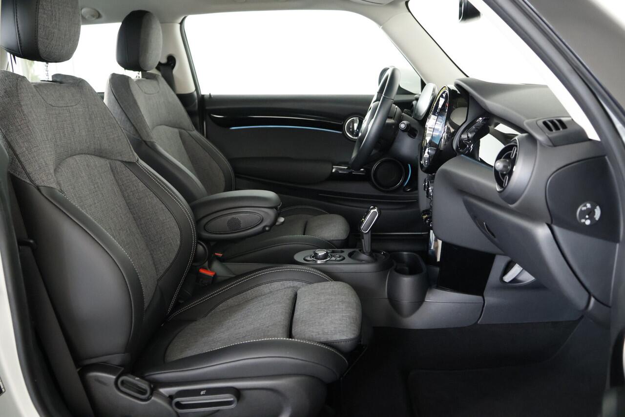 Mini Electric Mini Essential 33 kWh / Navi / CarPlay / ACC / Cam / LED