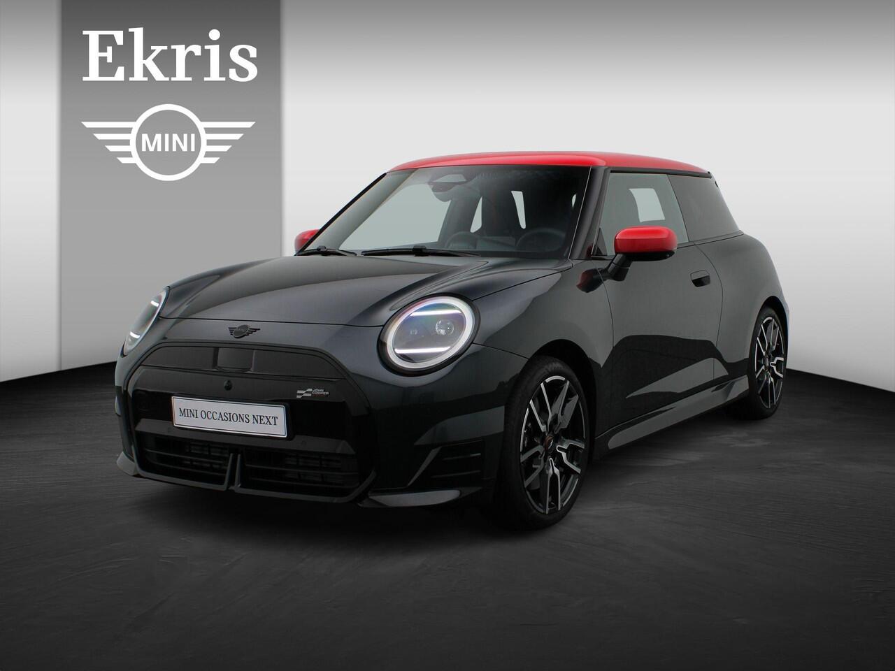 Mini Electric Cooper SE John Cooper Works + Pakket XL + Stuurwielrand Verwarmd + Panoramadak + Elektrisch Verstelbare John Cooper Works Sportstoelen + Driving Assistant Plus + Harman Kardon + 18''