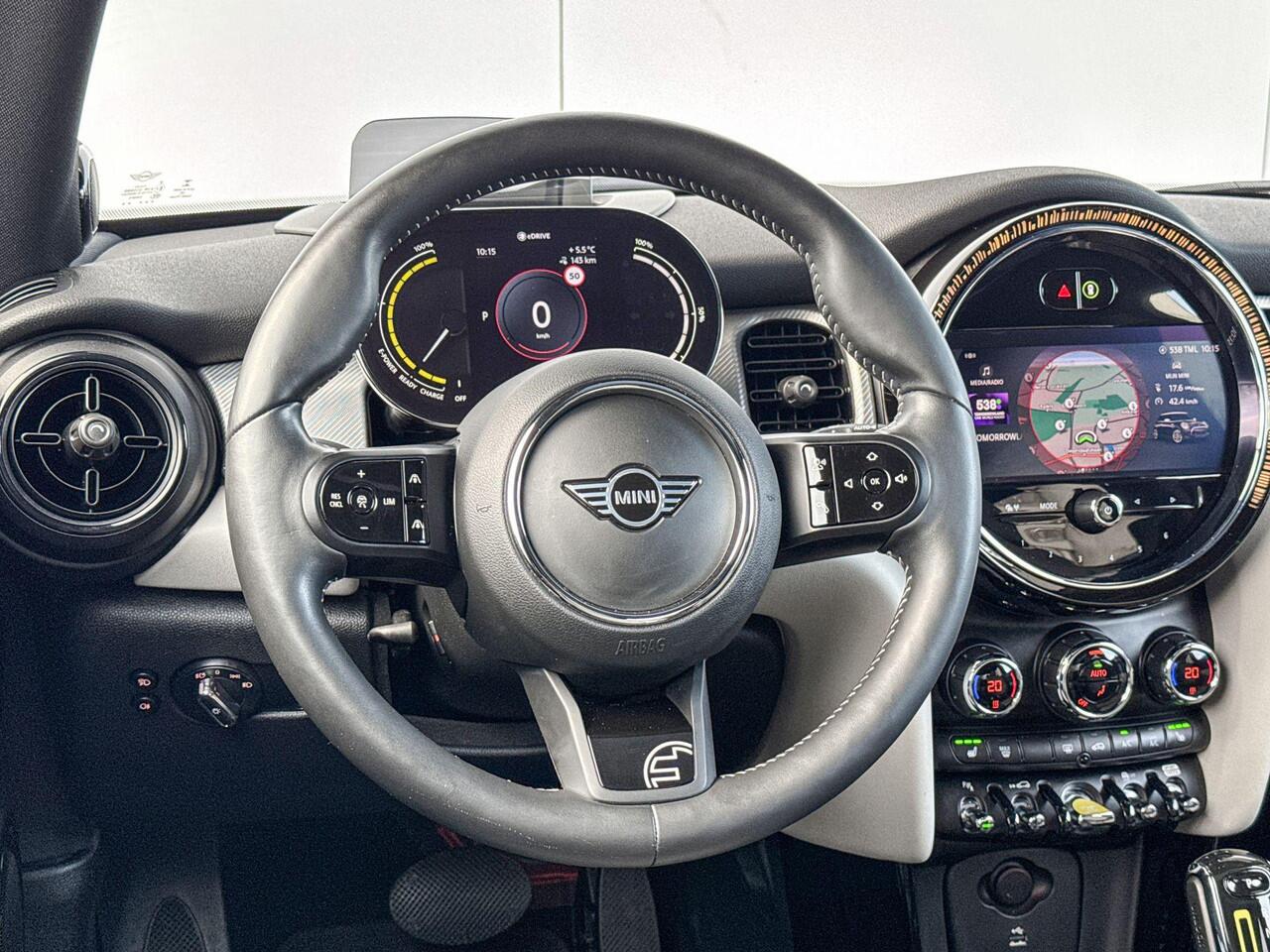 Mini Electric Collection / Harman Kardon / Head-Up / Comfort Acces / Driving Assistant Plus / Getinte Ramen / Verwarmde stoelen / Stuurwielrand verwarming / Black Pack / 17 Inch